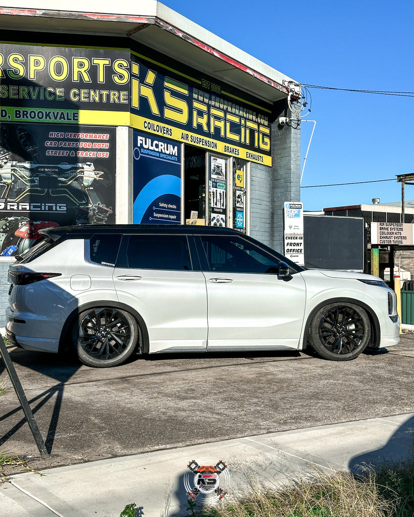 Mitsubishi Outlander ZM 21-UP Air Lift Performance 3P Air Suspension with KS RACING Air Struts