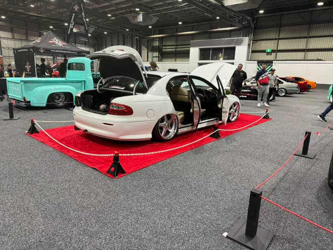 Holden Commodore VX SEDAN Premium Wireless Air Suspension Kit - KS RACING